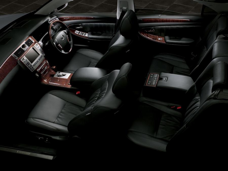  Toyota Crown Majesta 2006 года  (фото 7 из 13)